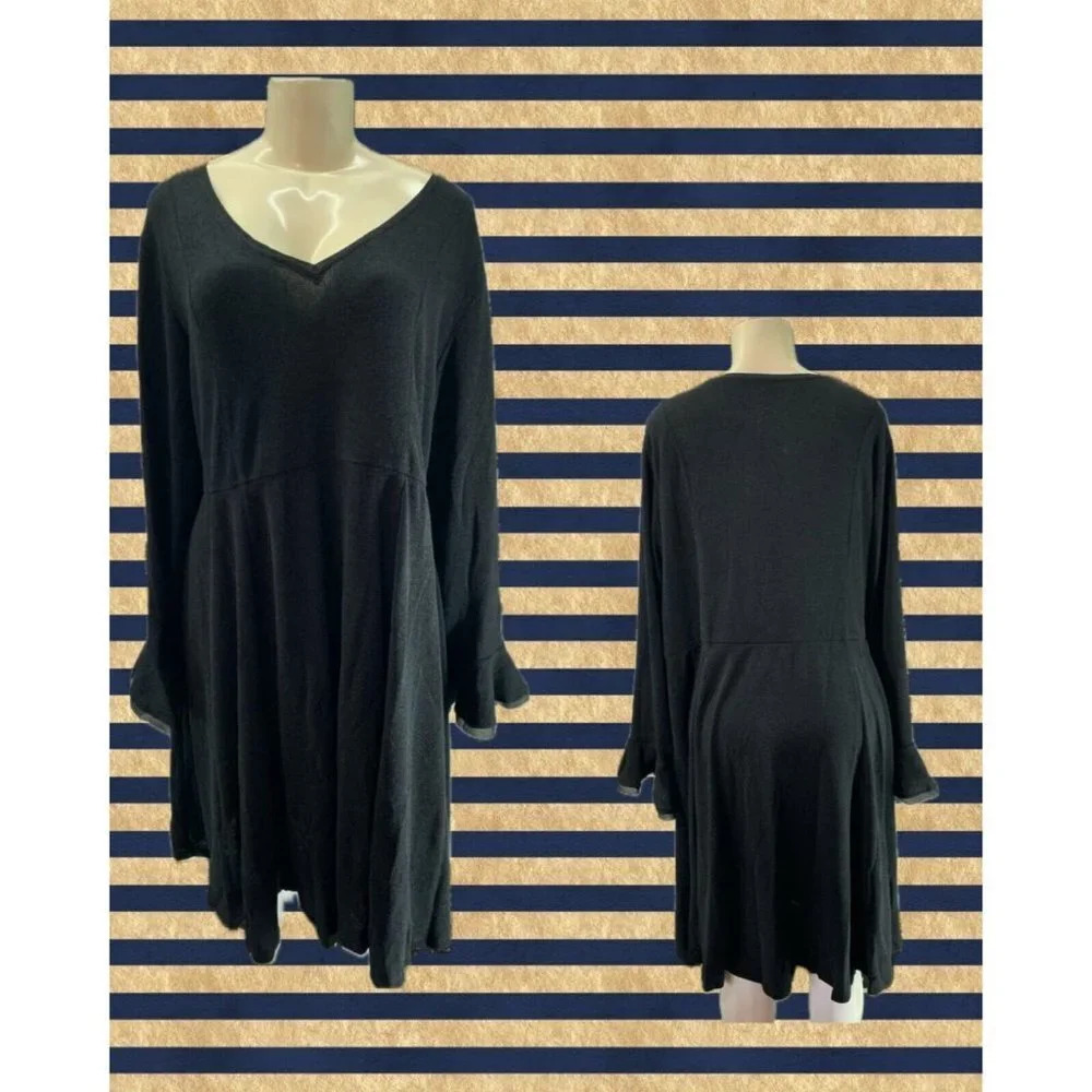 Torrid Plus 4 Black Hacci Sweater Knit Bell Sleeve Skater Long Sleeve Midi Dress